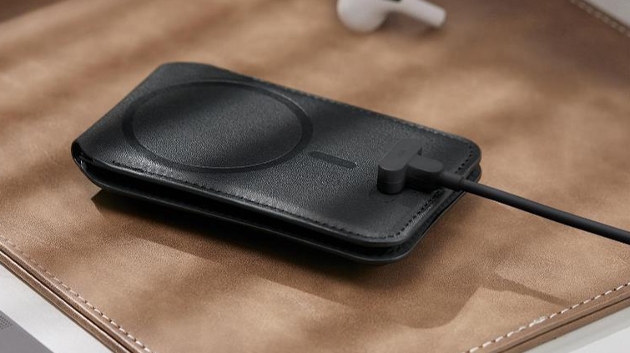 black wallet with lead