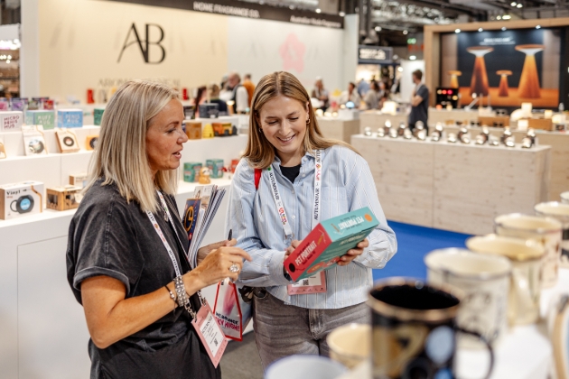 buyers at a trade show